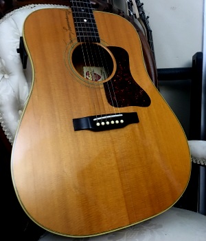 Vintage Acoustic Gibson Guitar Restoration